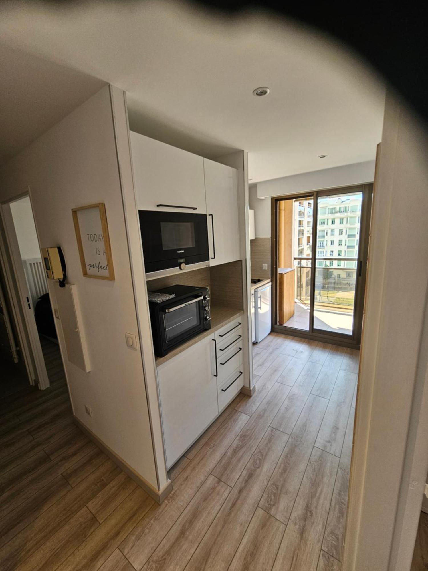 Beautiful 1 Bedroom Flat Nice Exterior photo